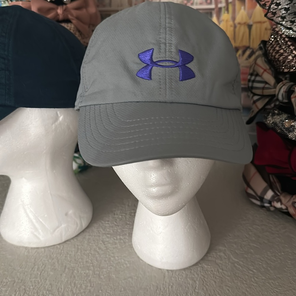 2 Under Armour - Picture 2 of 11